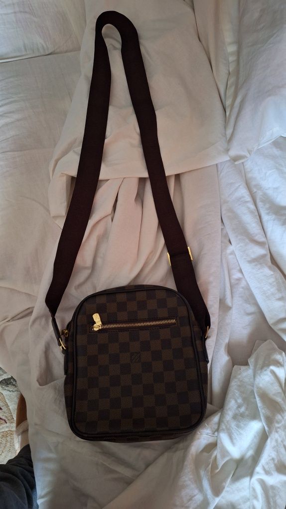 Louis Vuitton чанта