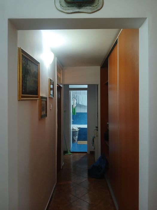 Inchiriez apartament 3 camere Strada Pecineaga, Sector 5