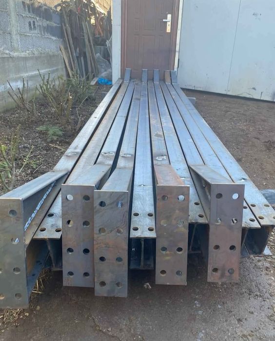 Vand structuri metalice 8x15x3 am pe stoc 7 bucăți de hale metalice la