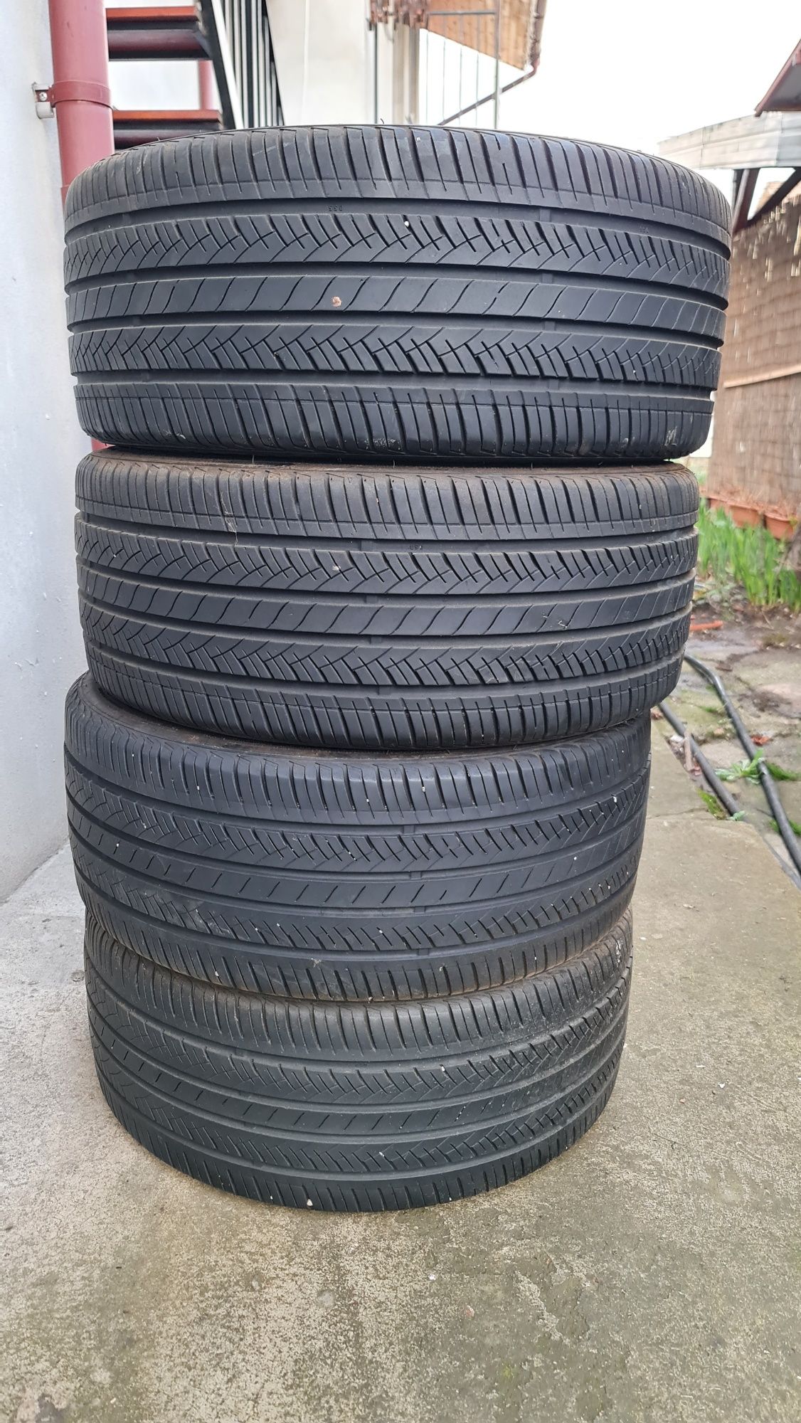 Anvelope vară 215 35 18 Goodride