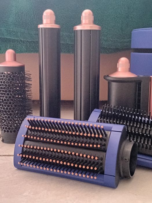 Продавам Dyson Airwrap