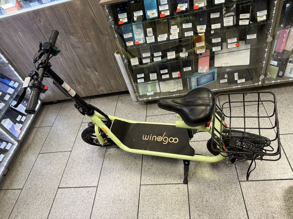 Тротинетка Windgoo 350W ЧИСТО НОВА