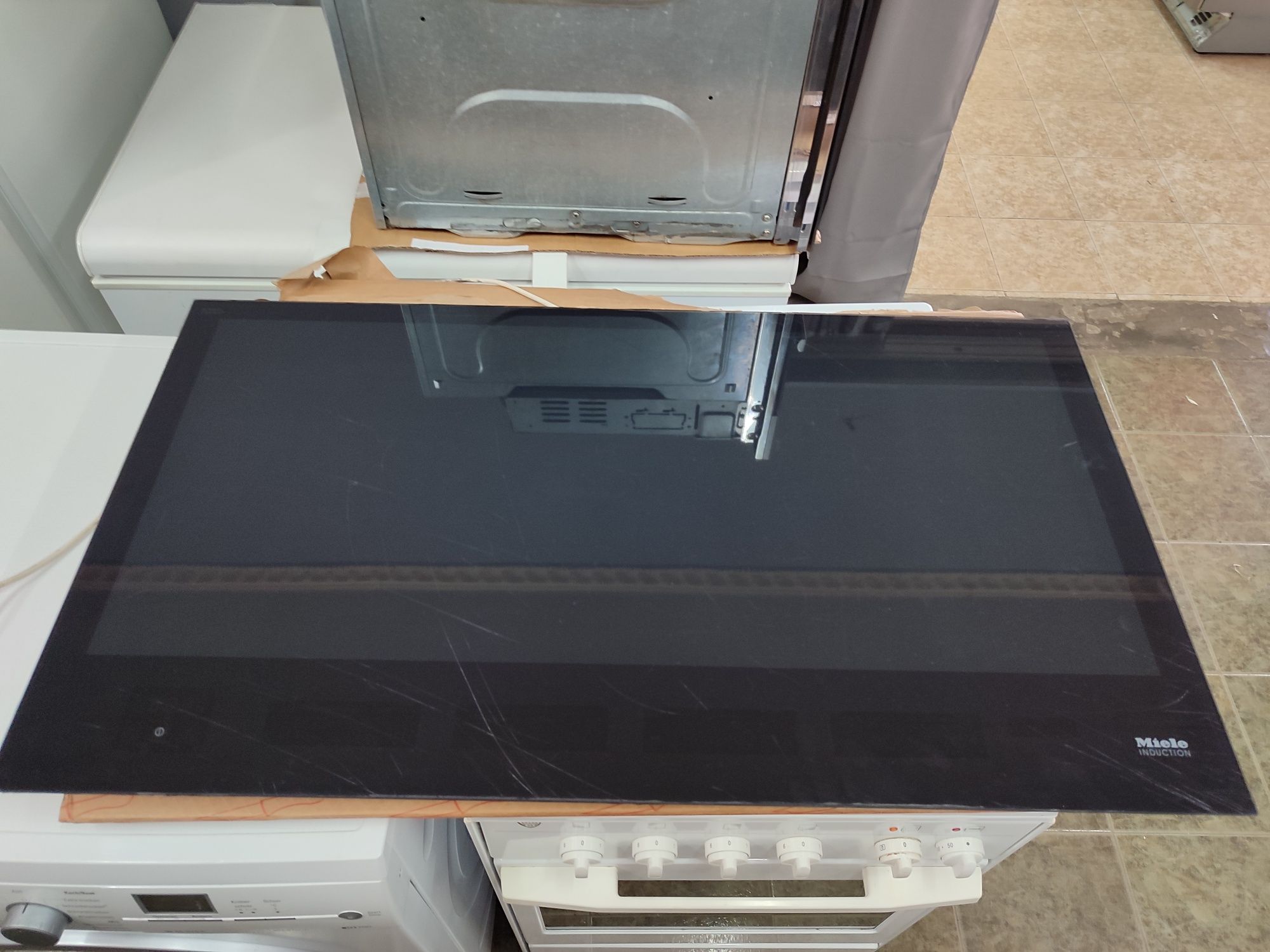 Индукционен плот Miele KM7897FL