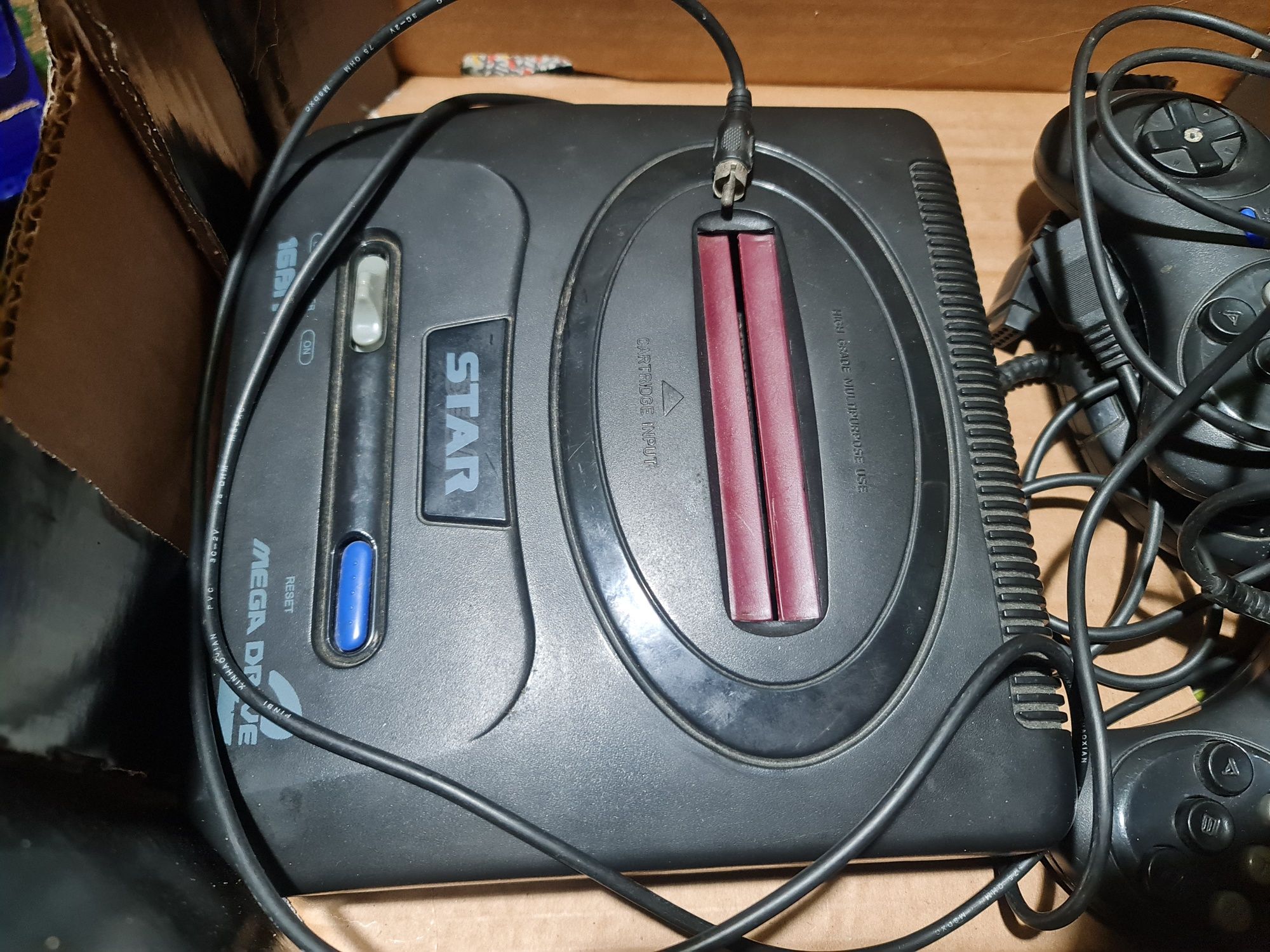 Sega Mega drive 2 ,4 джойстика и пистолет