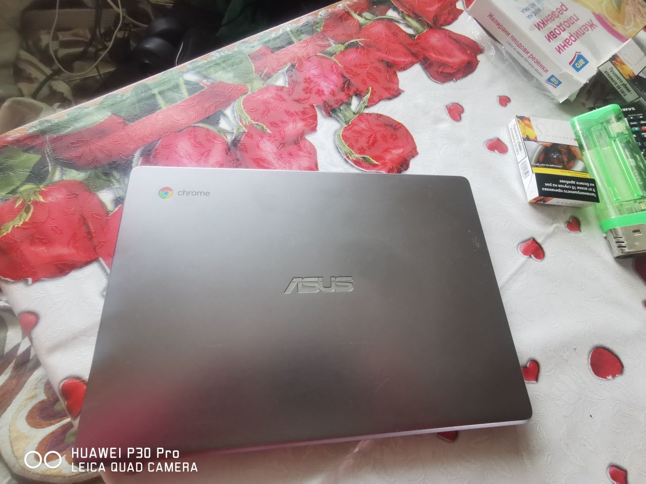 Лаптоп Asus chrome book