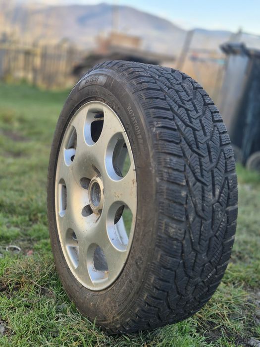 Vând roata de audi a4 b6 . 205 55 r 16  cauciuc nou pe janta de alumin