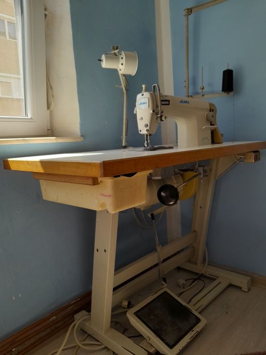 Masina de cusut liniara industriala Juki