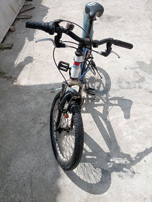 Bicicleta merge în stare buna schimbi toate vitezele bine