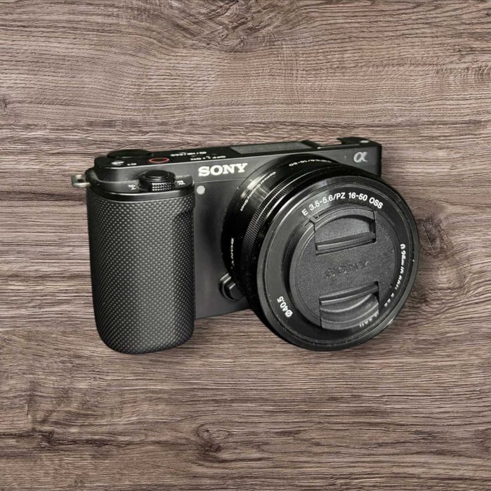 Mirrorless Фотоапарат. Sony ZVE-10, ОСТАВАЩА ГАРАНЦИЯ!! SIGMA