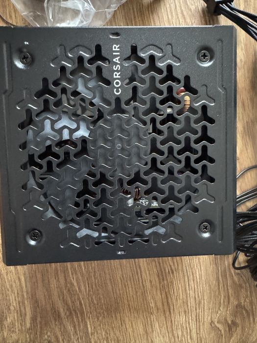 Ново Corsair 750w с гаранция