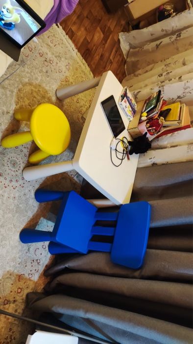 Продам стол и стульчики