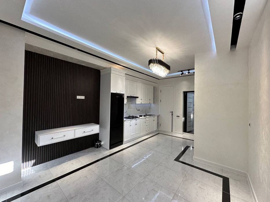 ПРОДАЁТСЯ 2-Кквартира  (полуподвал)