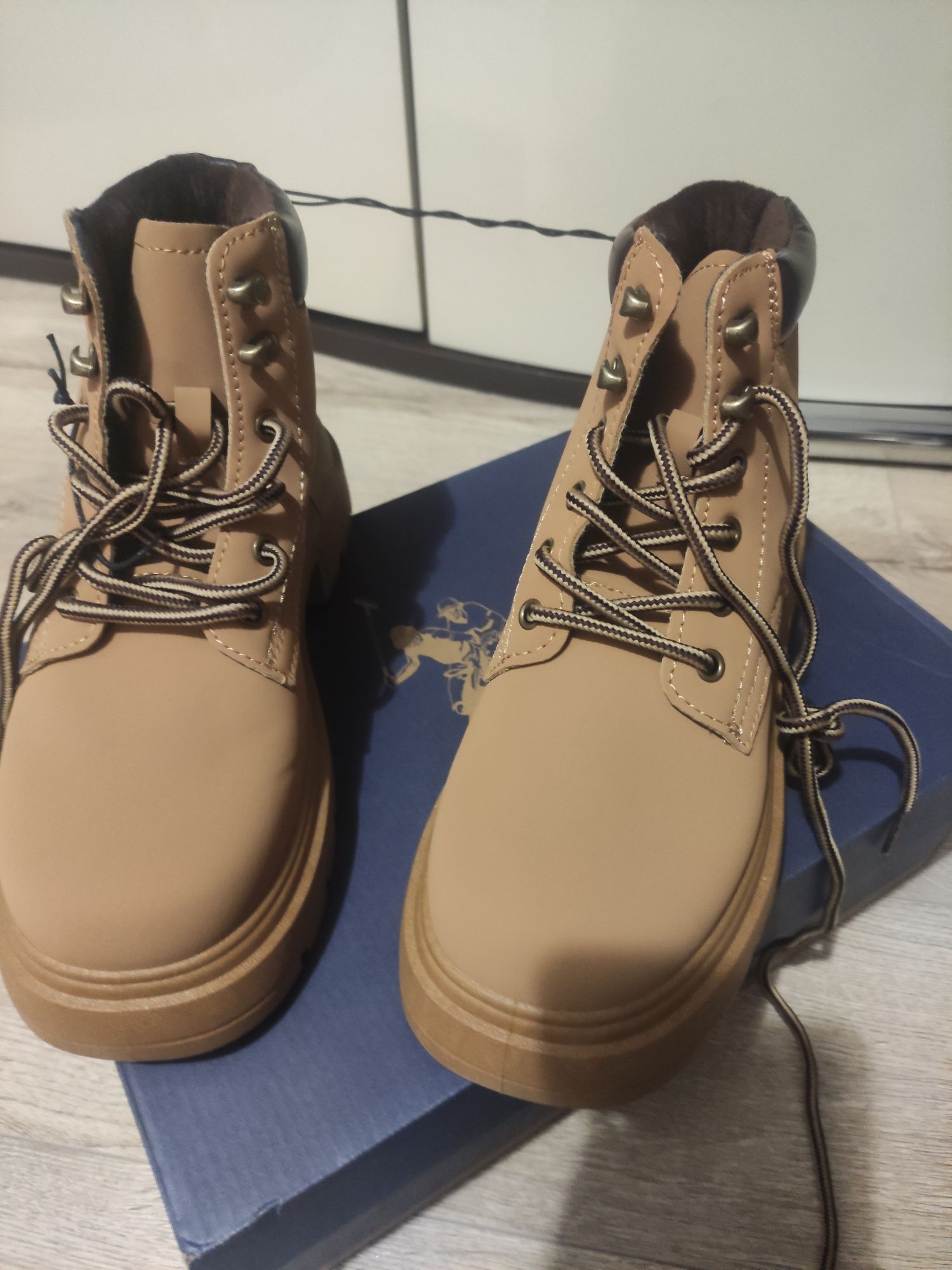 MEGA OFERTA!!Vând ghete POLO băieți noi cu eticheta