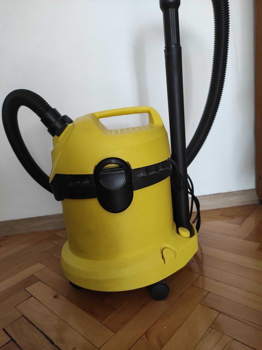Прахосмукачка Karcher WD2