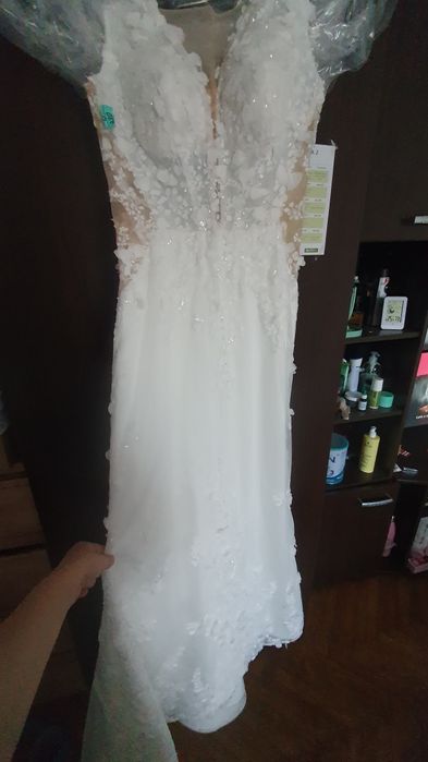 Rochie de mireasa +voal ( nepurtat)