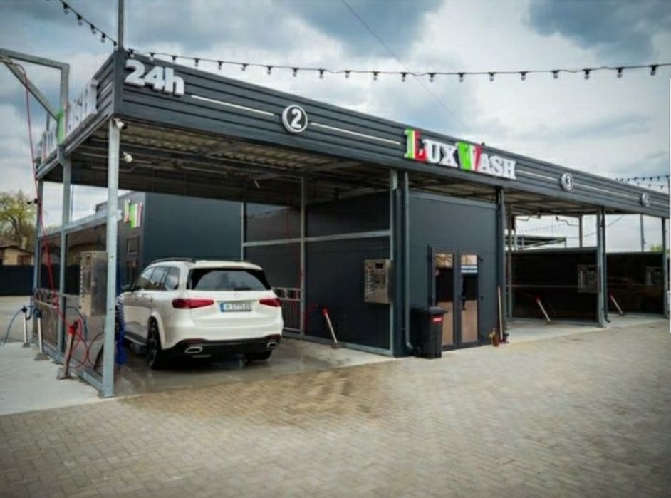 Vand spalatorie auto self 4 piste la față