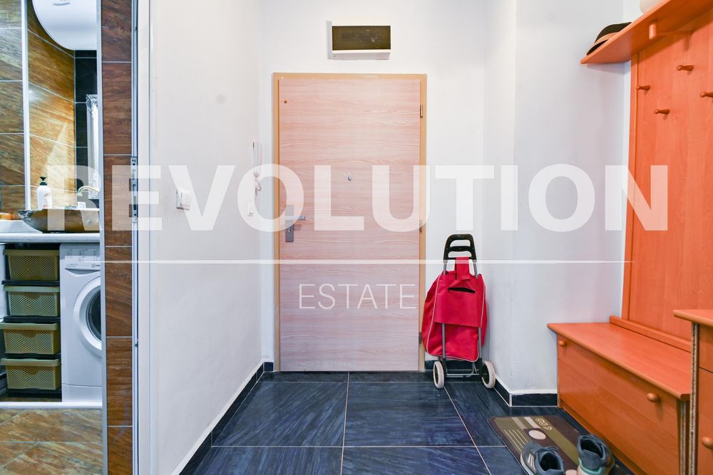 Двустаен апартамент в ж.к. Студентски град.