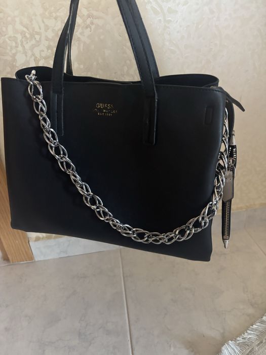 Чанта дамска Guess