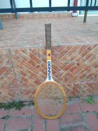Rachetă de tenis veche de colecție Donnay