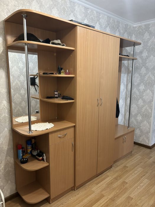 Продам шкаф в прихожку