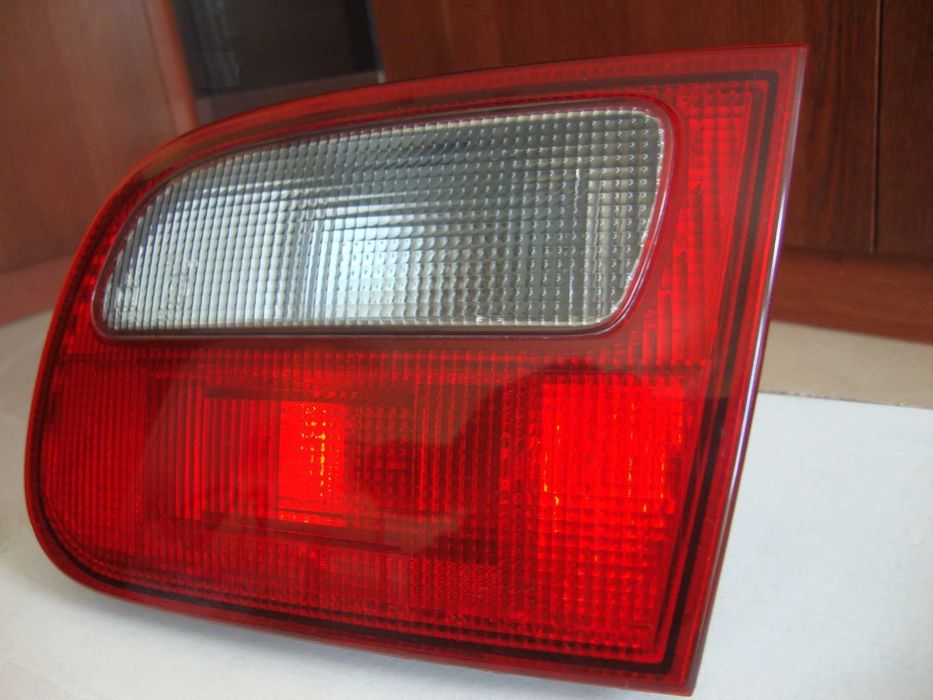 Продавам задни стопове за 1992 - 1995 Honda Civic Hatchback