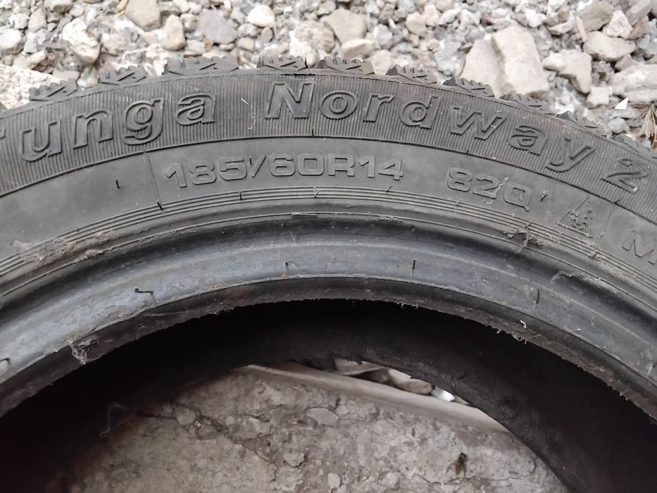 Продам зимний покрышка в хорошем состоянии  185/60R14 . 1 штук остался