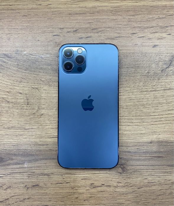 Продам Айфон 12про