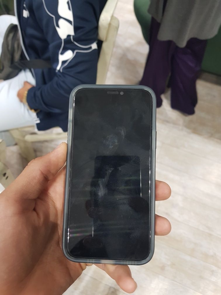 iPhone 11 pro  продам срочно