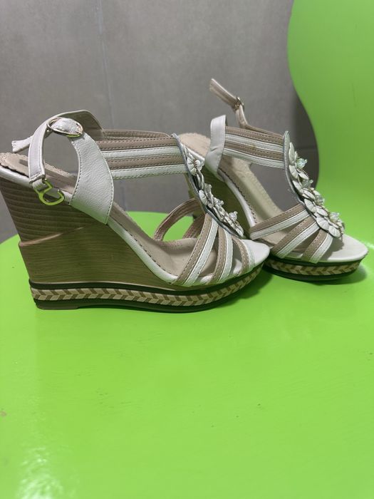 Sandale elegante si confortabile, marimea 38