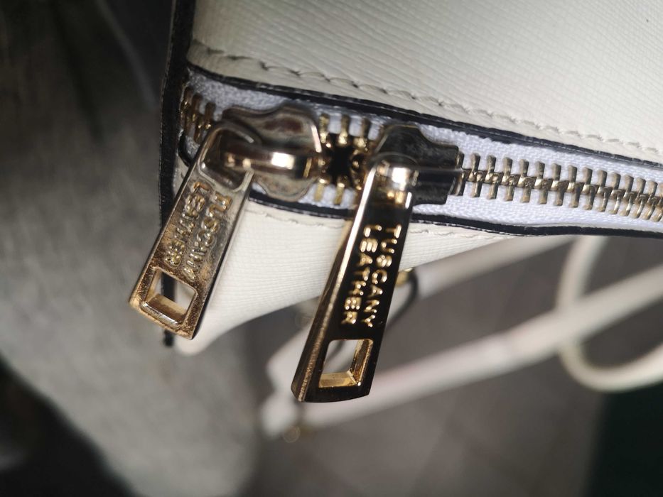 Бяла кожена раничка Tuscany leather дамска чанта употребявана