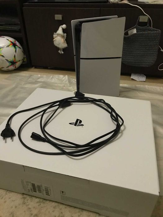 Чисто Нов PS5 + 4 Нови controllers пожелание