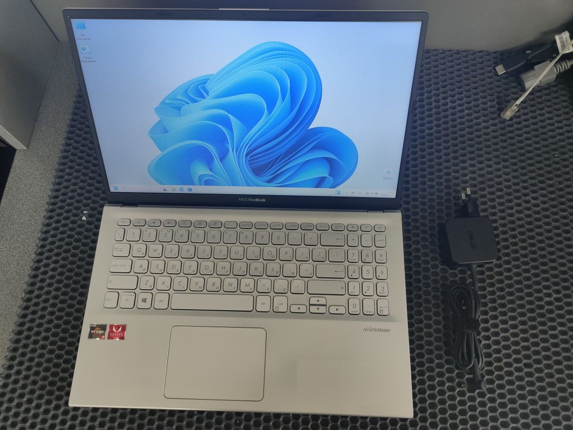 Asus VivoBook X512D (Ryzen 3 3200U/ 8GB DDR4/ 256GB SSD M.2)
