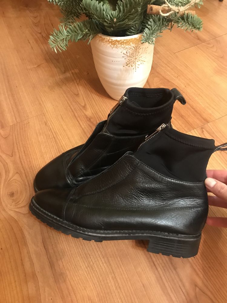 Ghete mărime 38, piele naturala Stradivarius