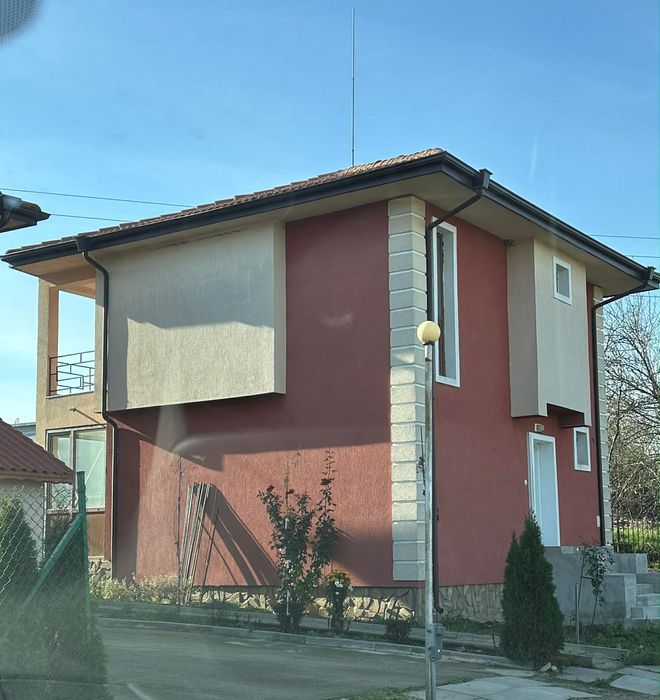 ДВУЕТАЖНА КЪЩА В “Комплекс къщите” – гр. Търговище