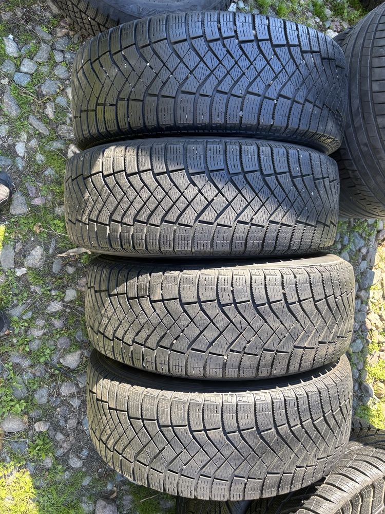 215/60 R16 4бр зимни гуми