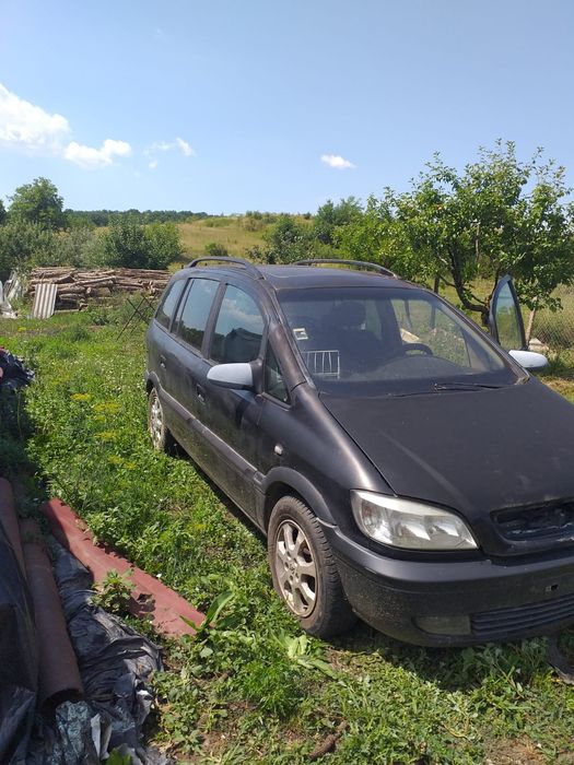 Vând Opel Zafira ,Motor 2000cm,motorina,motorul pornește,pentru piese