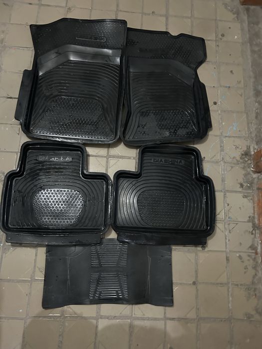 Продаю оригинальные резиновые полики