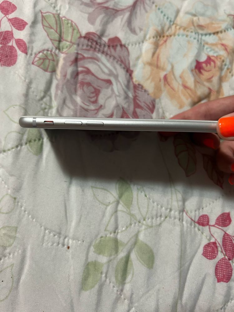 IPhone 8 като чисто нов в добро състояние.