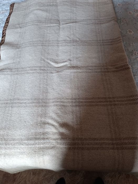 Продам одеяла на односпальное место.