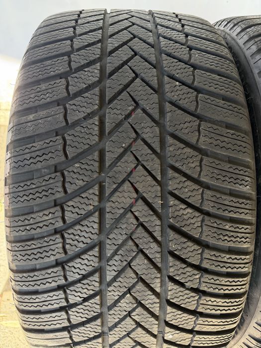 255/40/18 Bridgestone 2бр дот22