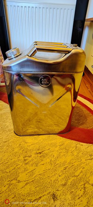Vând canistră de inox 20 litri nouă