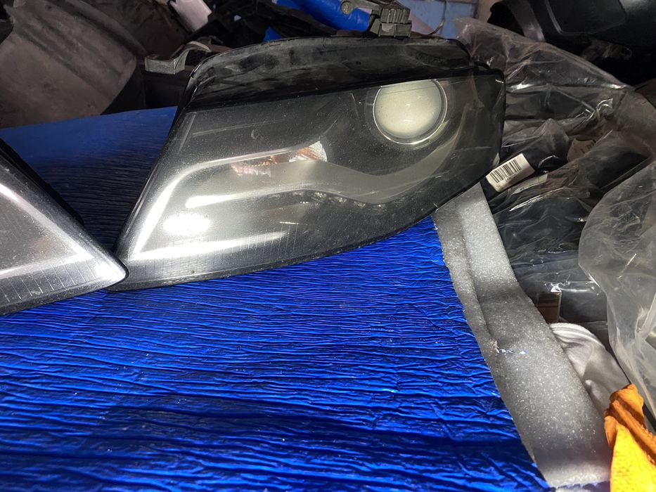 Far Audi A4 B8 2007 - 2011 faruri stanga dreapta xenon