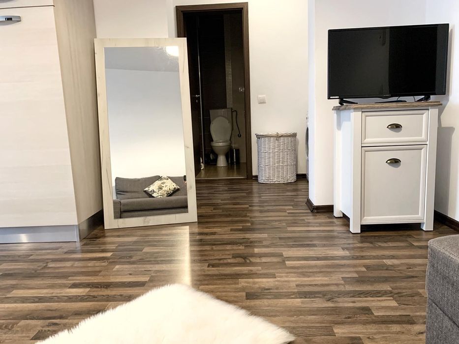 Apartament 3 camere, Subcetate