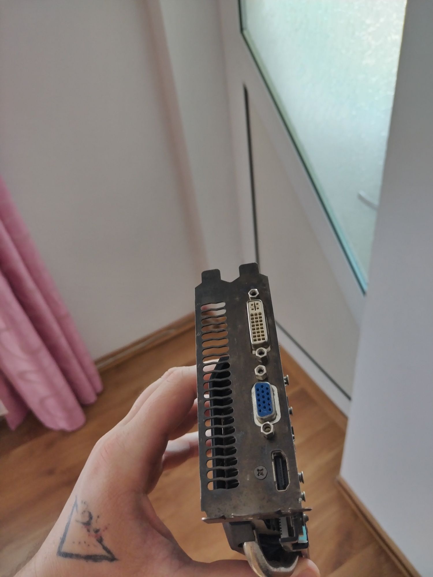 Placa Video GTX 550 TI + 16 GB RAM DDR3