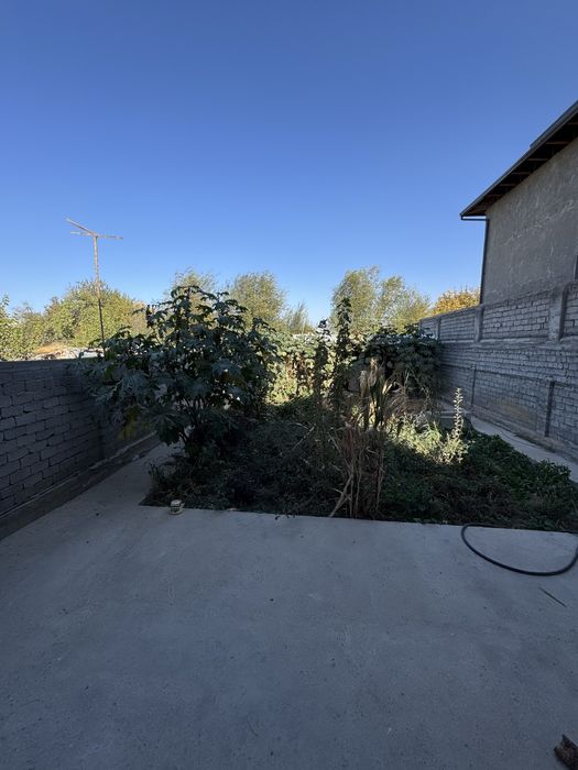 4 sotik ikki etajlik uy zangata