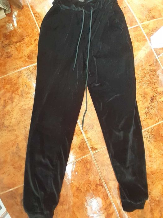Pantaloni de trening mărime 34