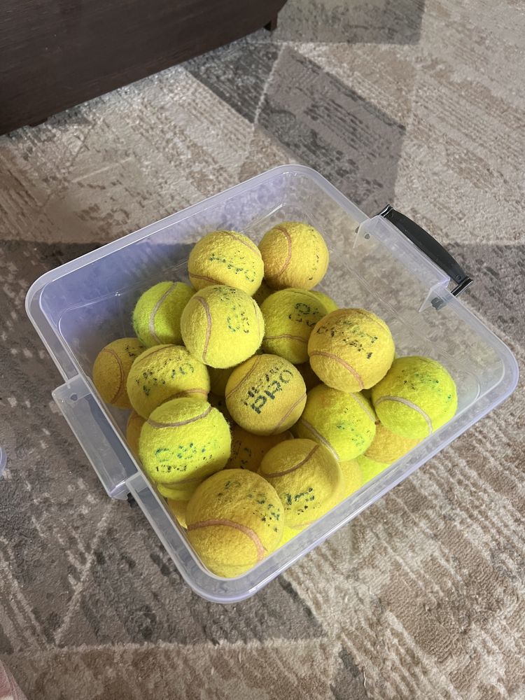 Продам теннисные мячи для большого тенниса Head Pro