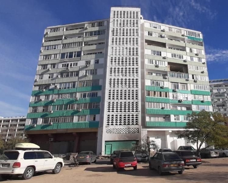 Продам квартиру 4микр 10 дом