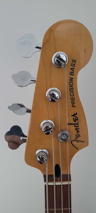 Vând Fender Player Plus Active Precision PJ Bass