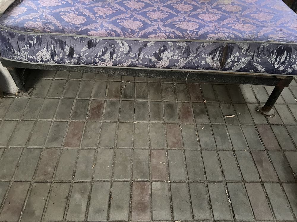 Тапчан (уличная кровать)